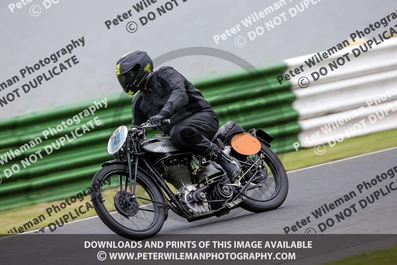 Vintage motorcycle club;eventdigitalimages;mallory park;mallory park trackday photographs;no limits trackdays;peter wileman photography;trackday digital images;trackday photos;vmcc festival 1000 bikes photographs